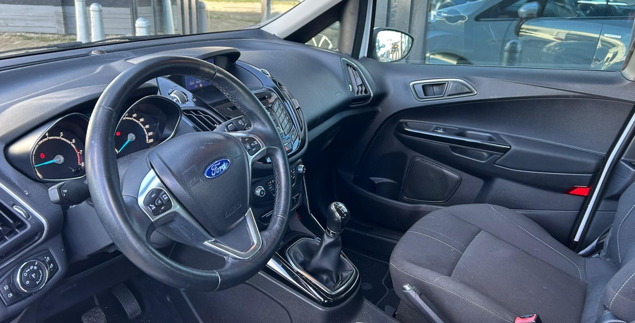 Foto van Ford B-max
