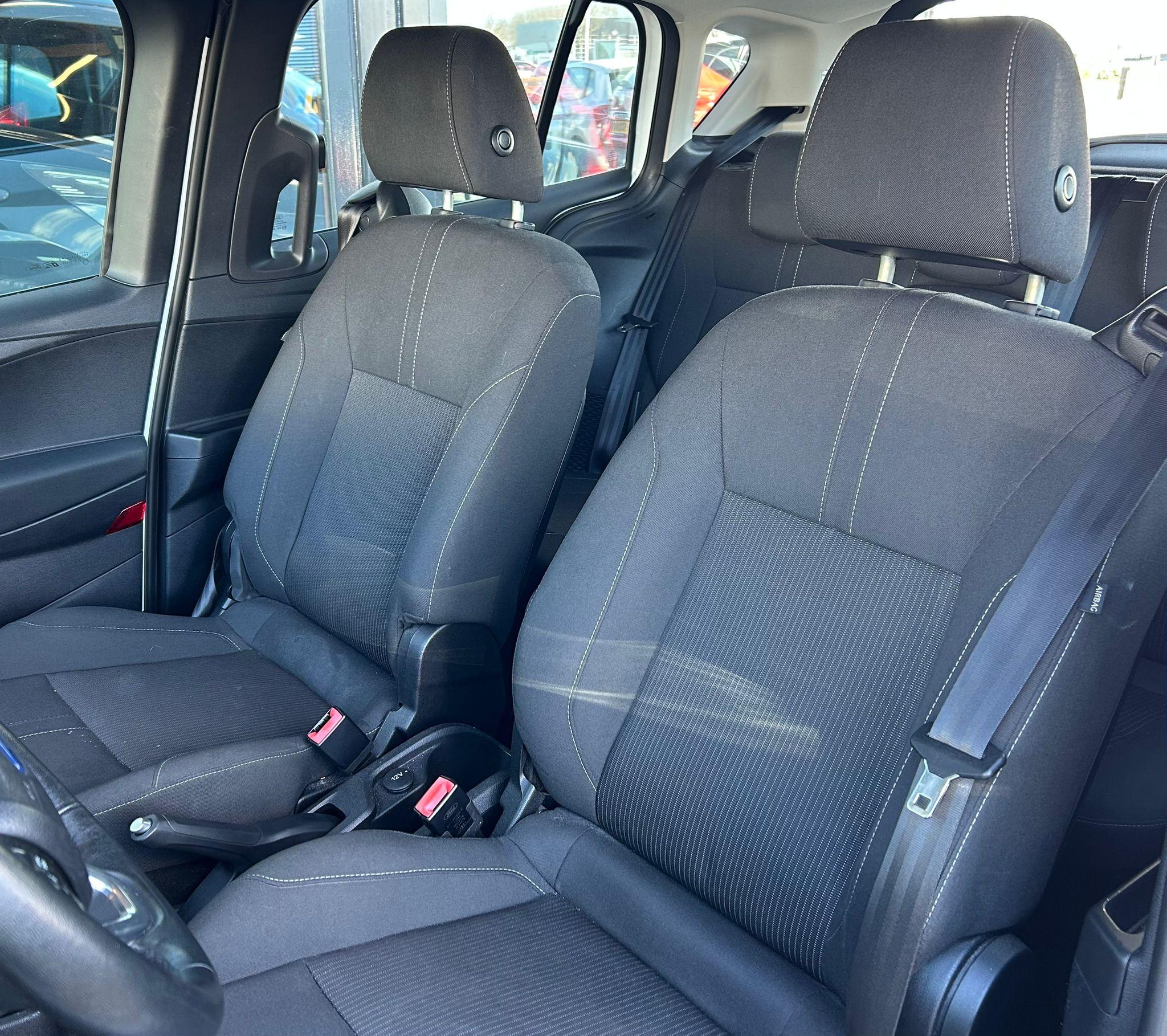Foto van Ford B-max