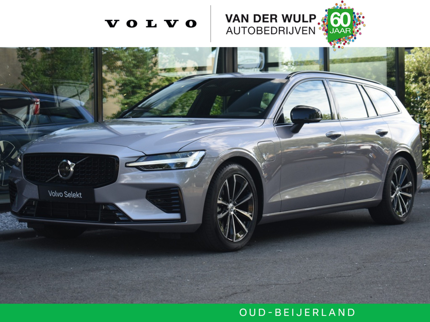 Volvo V60 T8 455pk AWD Plus Dark | Climate | Trekhaak | 360 2025 - voorkant