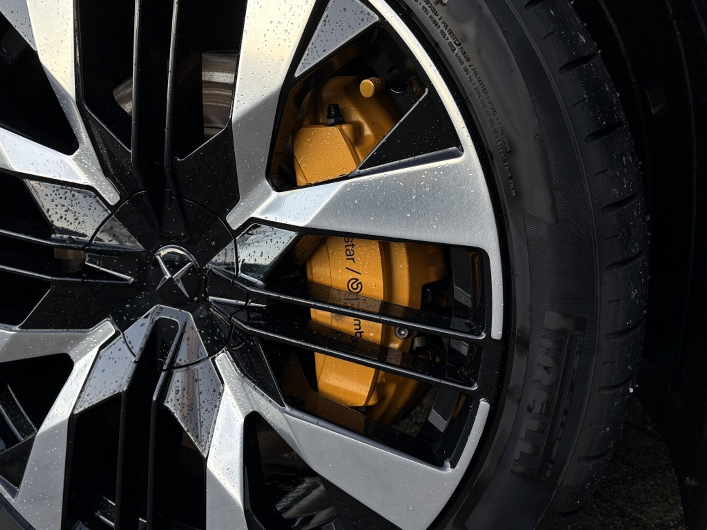 Foto van Polestar Polestar 4