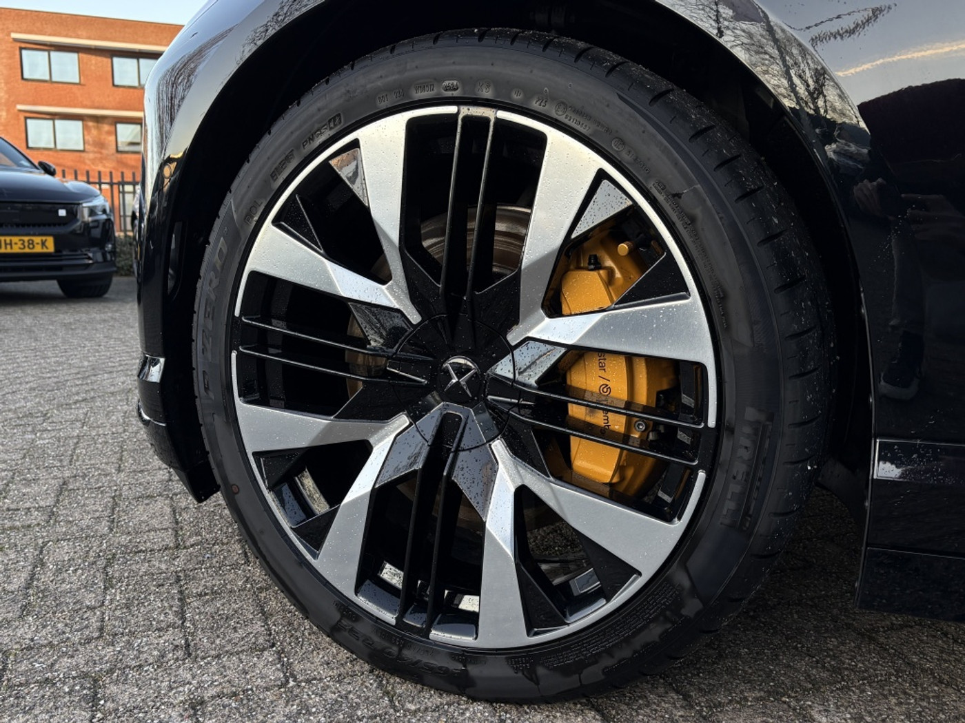 Foto van Polestar Polestar 4