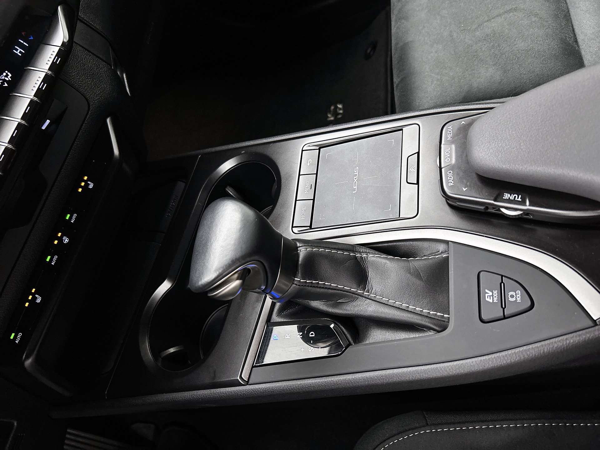 Foto van Lexus Lexus Ux250h