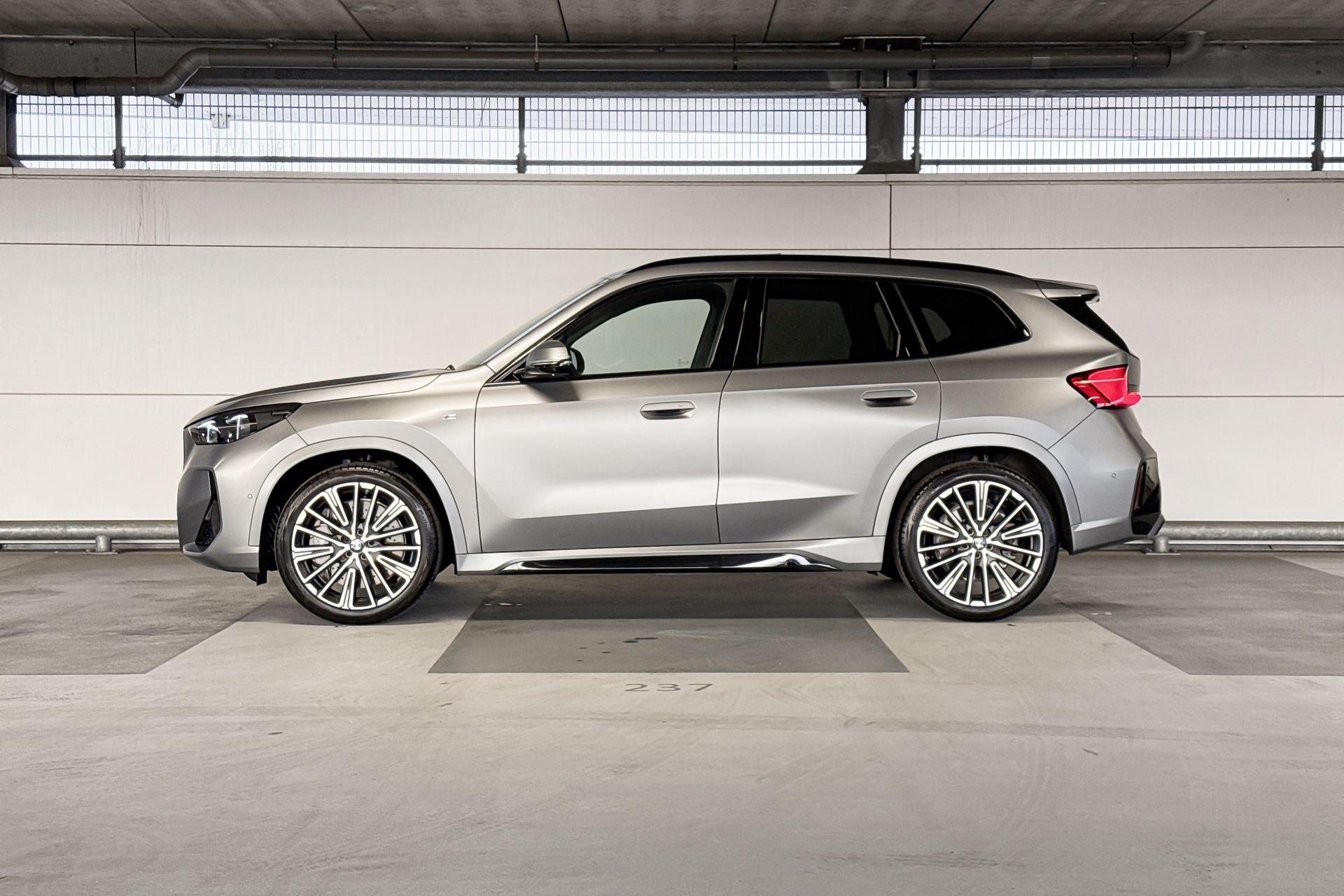 Foto van BMW X1 Xdrive23i
