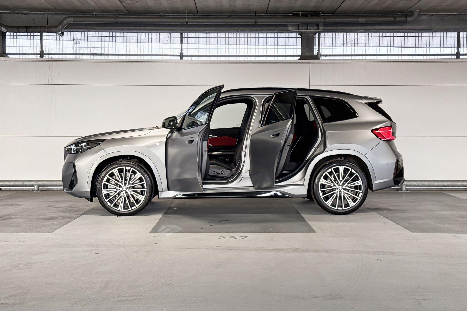 Foto van BMW X1 Xdrive23i
