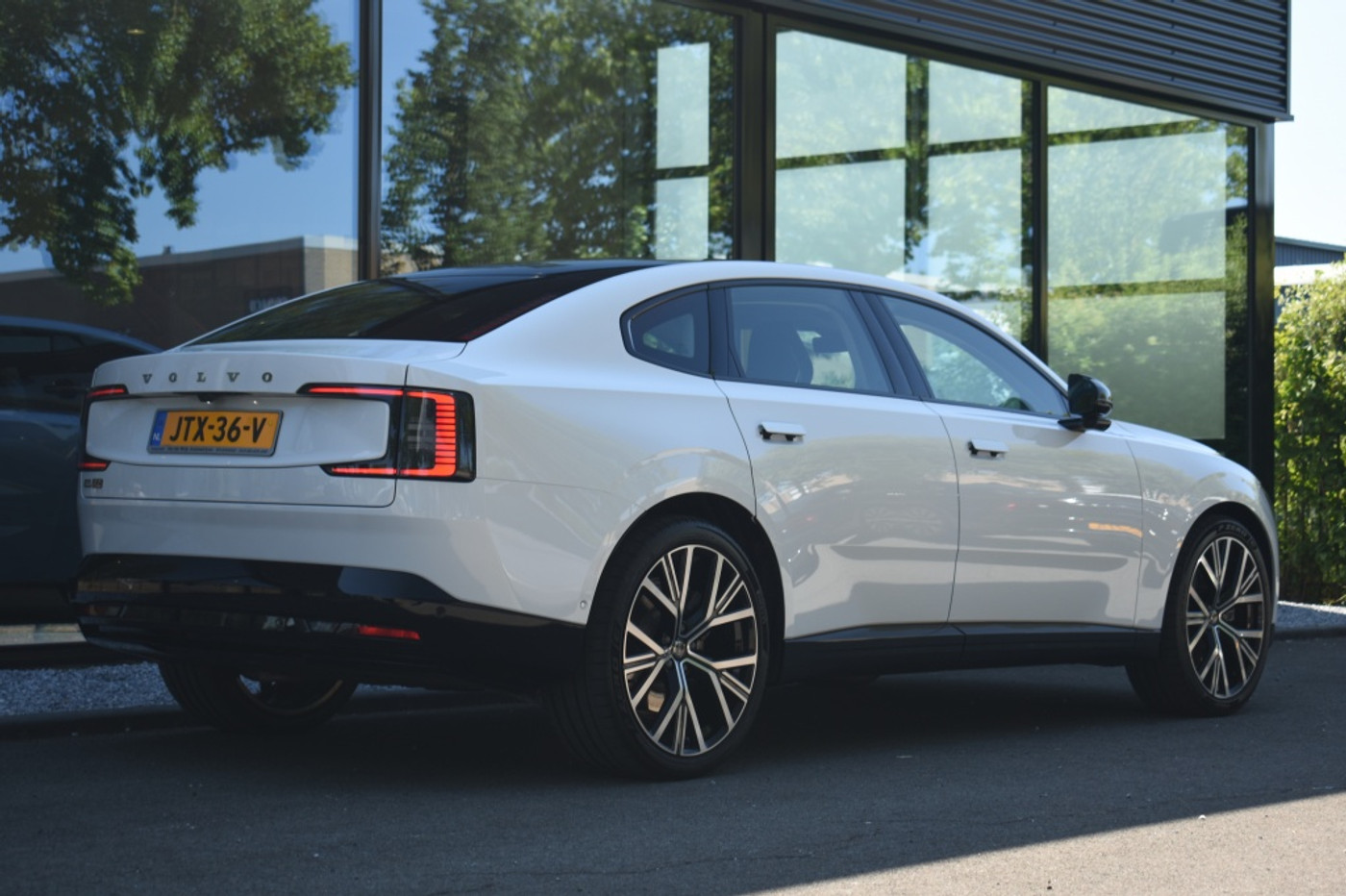 Foto van Volvo Es90