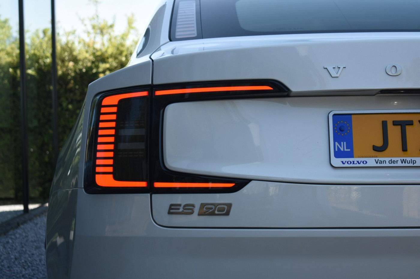 Foto van Volvo Es90