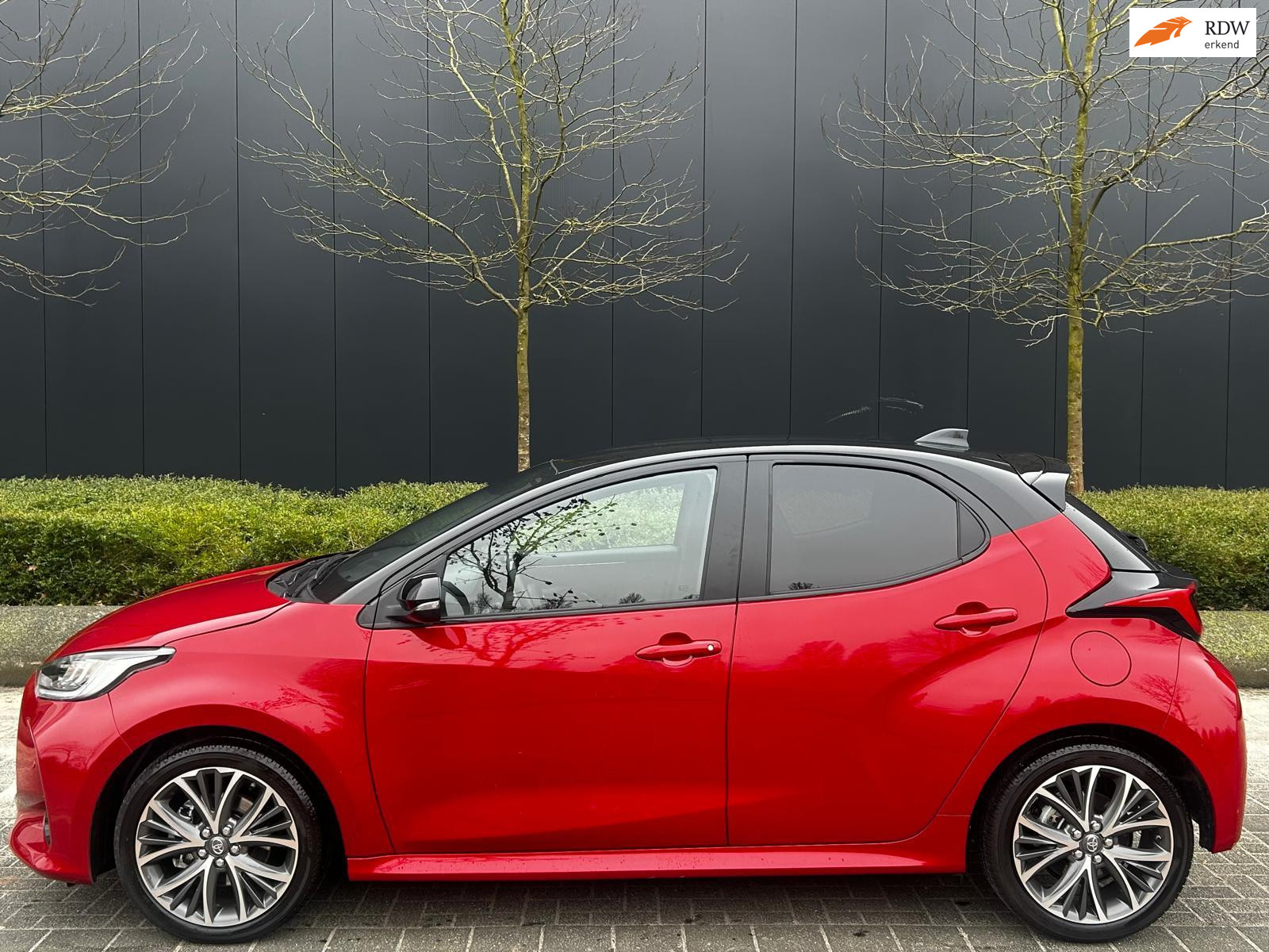 Toyota Toyota Yaris 1.5 Hybrid 130 GR Sport | Fabrieksgarantie | Navi | Camera | Cruise control 2024 - voorkant