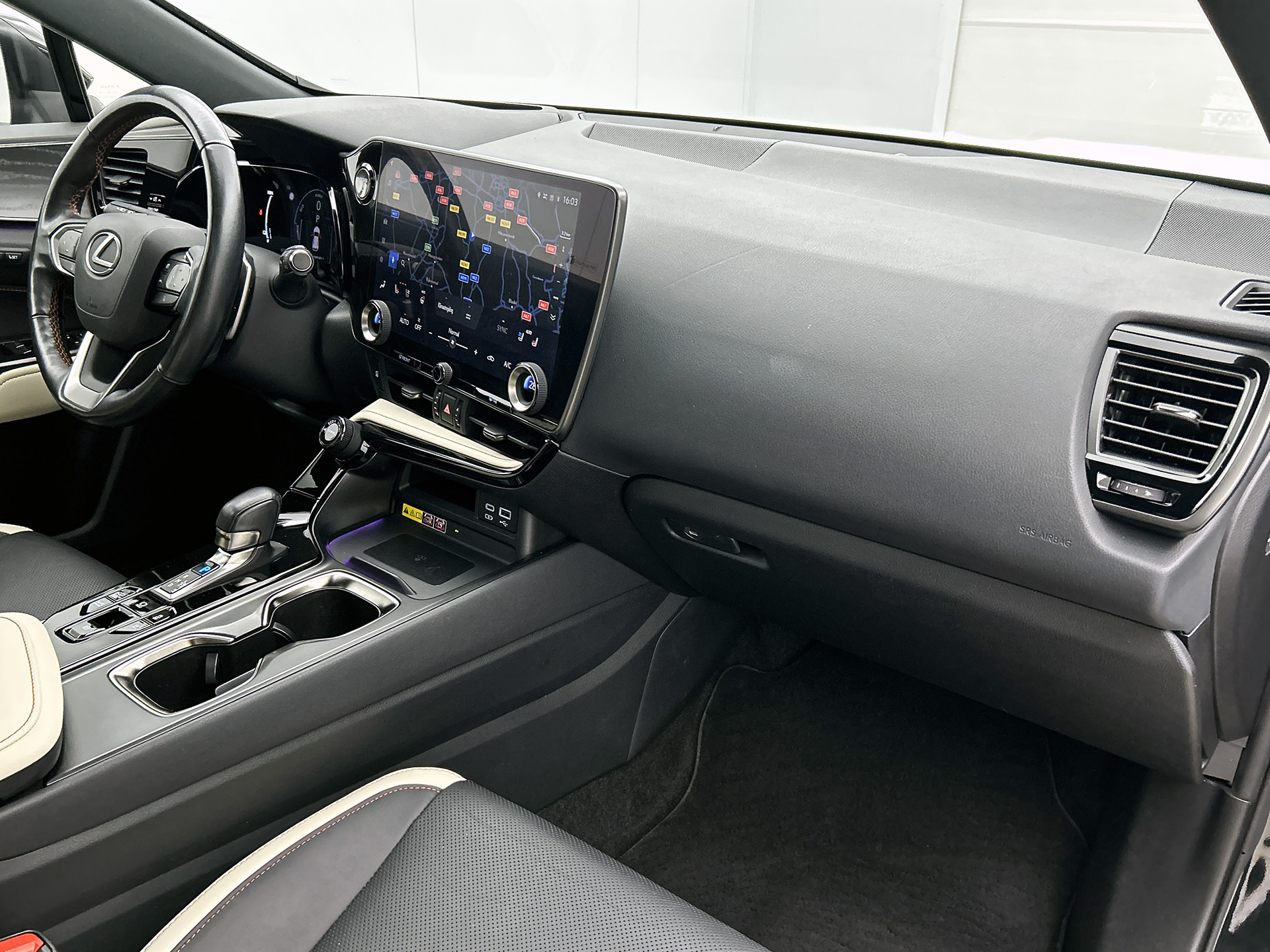 Foto van Lexus NX