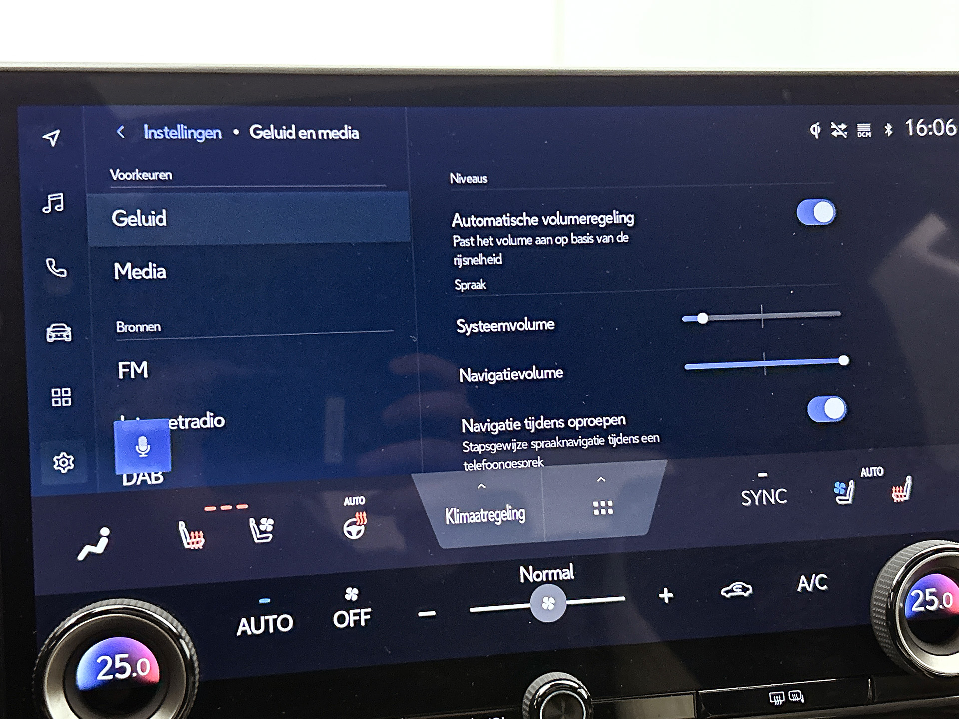 Foto van Lexus NX