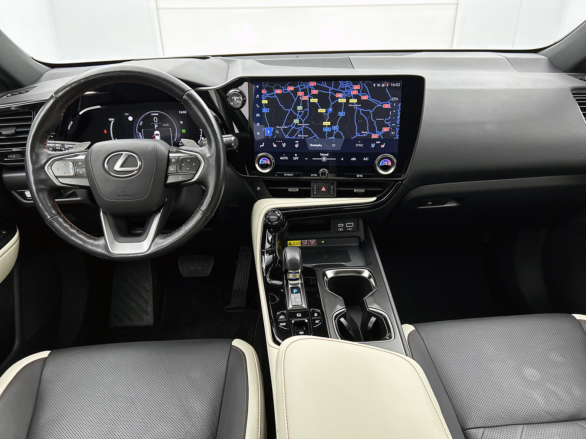 Foto van Lexus NX