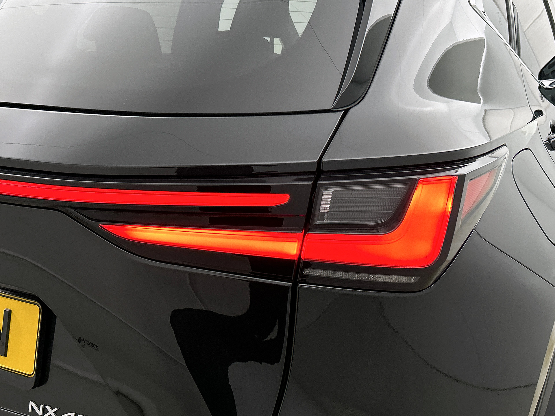 Foto van Lexus NX