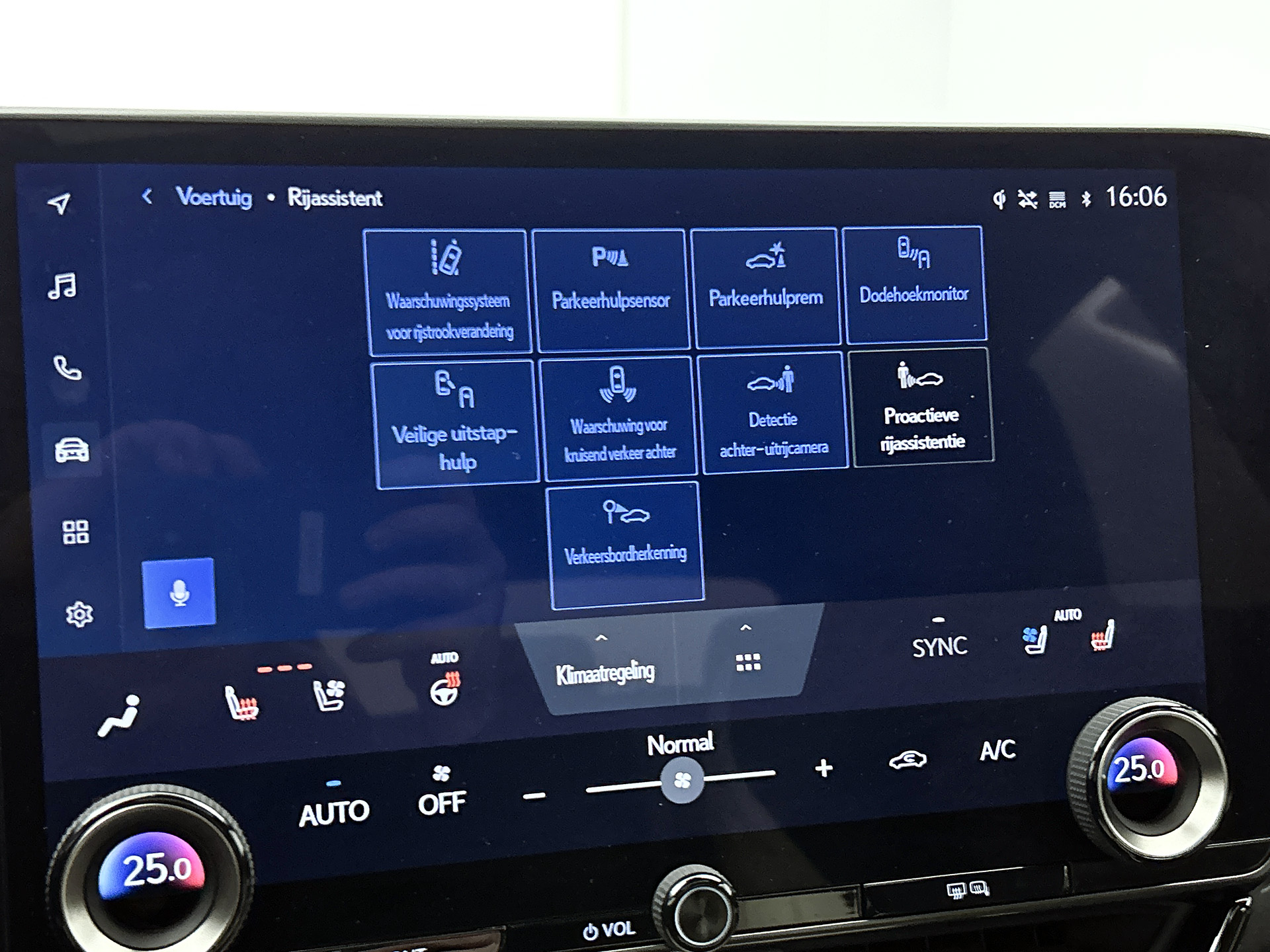 Foto van Lexus NX