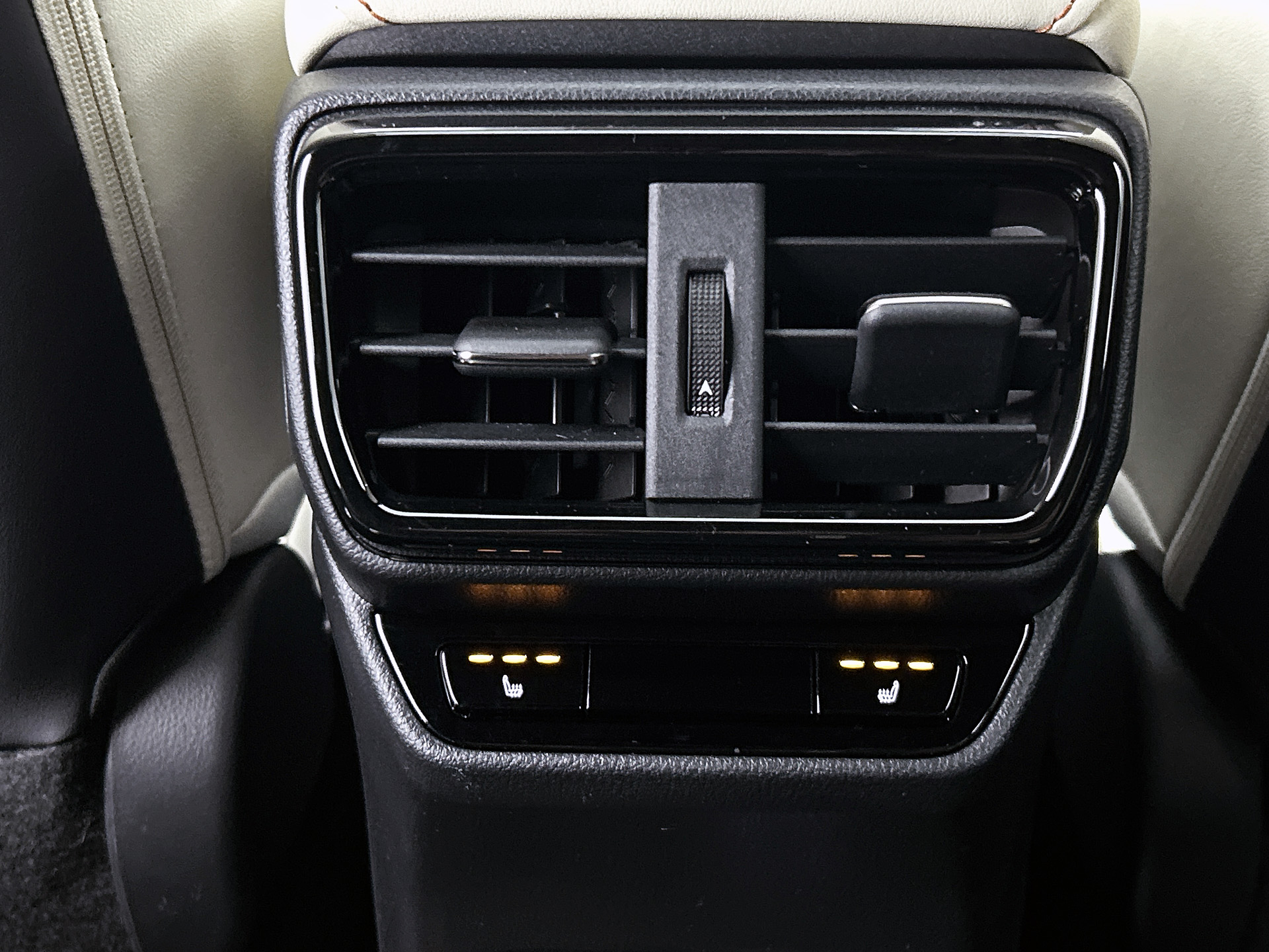 Foto van Lexus NX