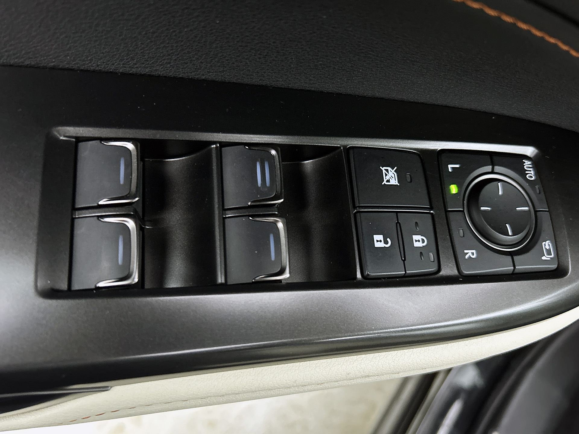 Foto van Lexus NX