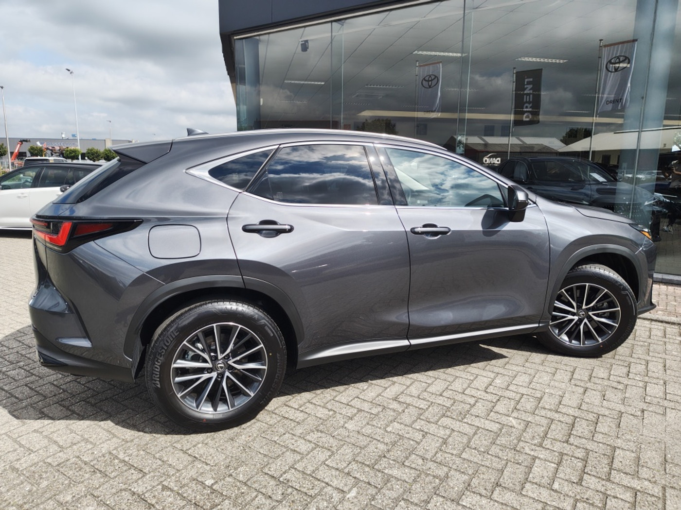 Foto van Lexus Lexus Nx450h+