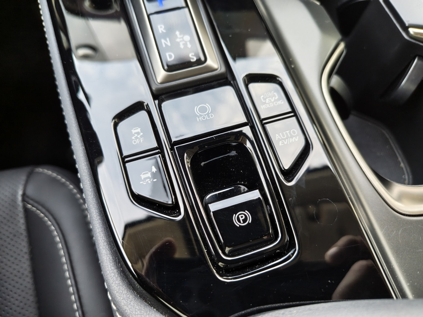 Foto van Lexus Lexus Nx450h+