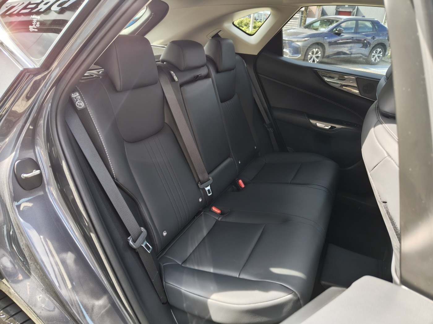 Foto van Lexus Lexus Nx450h+