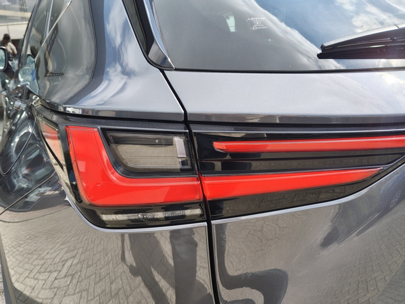 Foto van Lexus Lexus Nx450h+