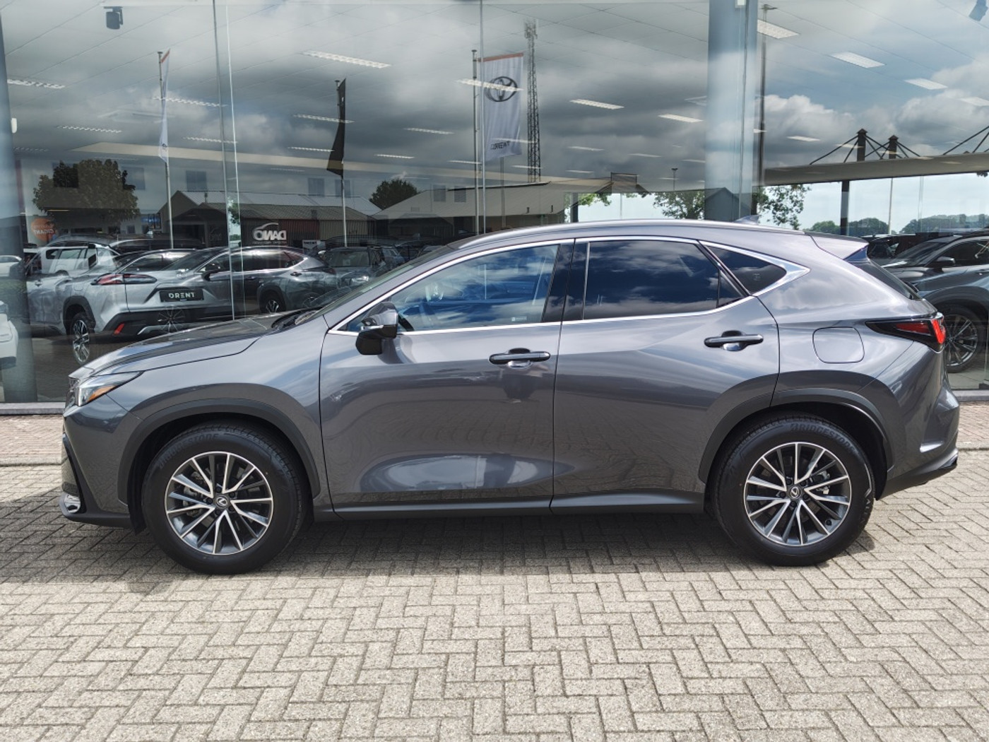 Foto van Lexus Lexus Nx450h+
