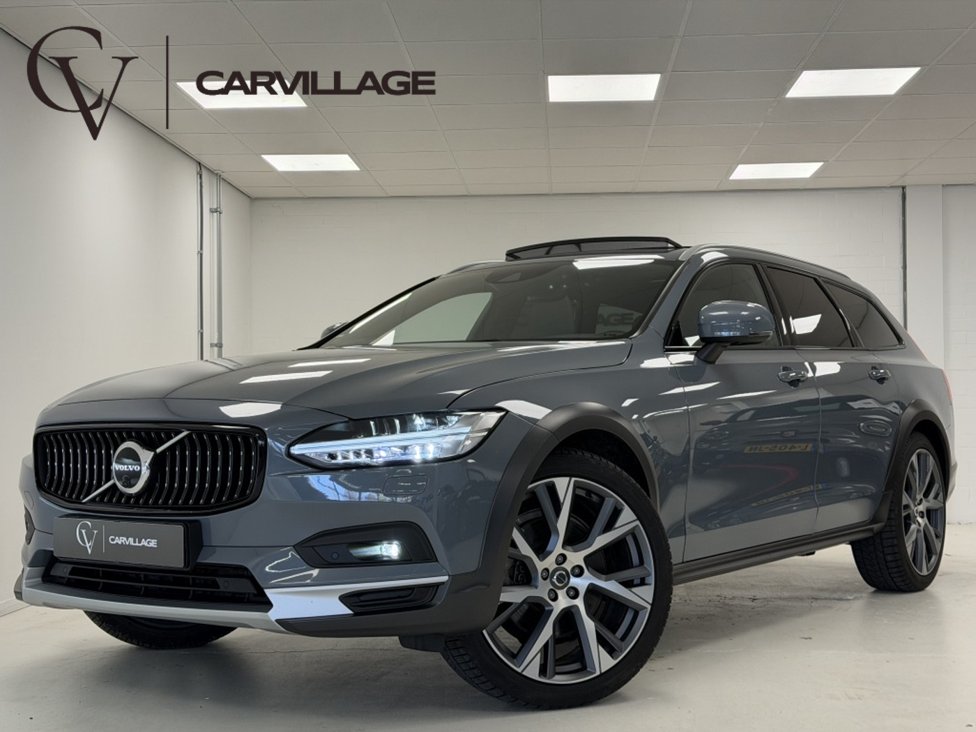 Volvo V90 Cross Country 2.0 B6 AWD Pro | Panoramadak | Winterpakket Pro | Pilot Assist | 2020 - voorkant