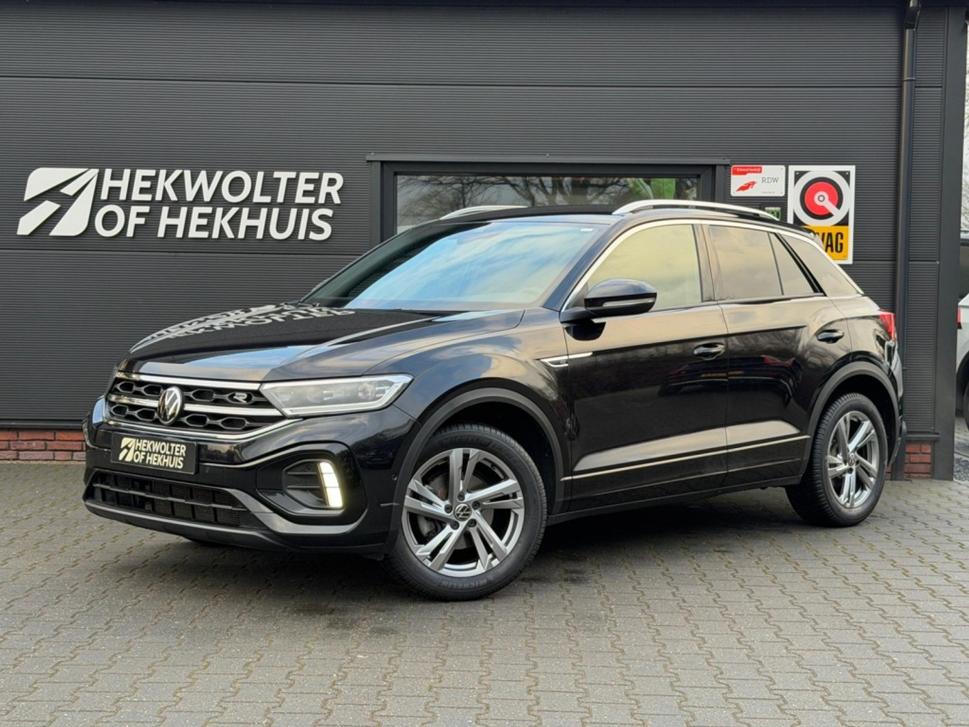 Volkswagen T-roc 1.0 TSI 110PK R-Line | Camera | App-connect | Navi | LED | Stoel 2023 - voorkant
