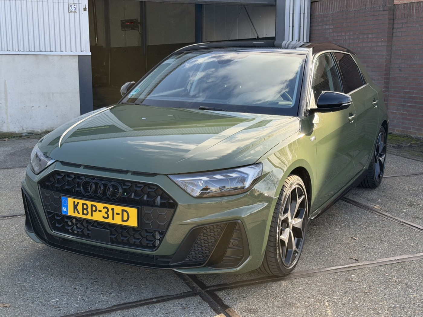 Audi A1 Sportback 30 TFSI S edition XENON LED AUTOMAAT SPORT PACKET NAVI CARPLAY 2024 - voorkant