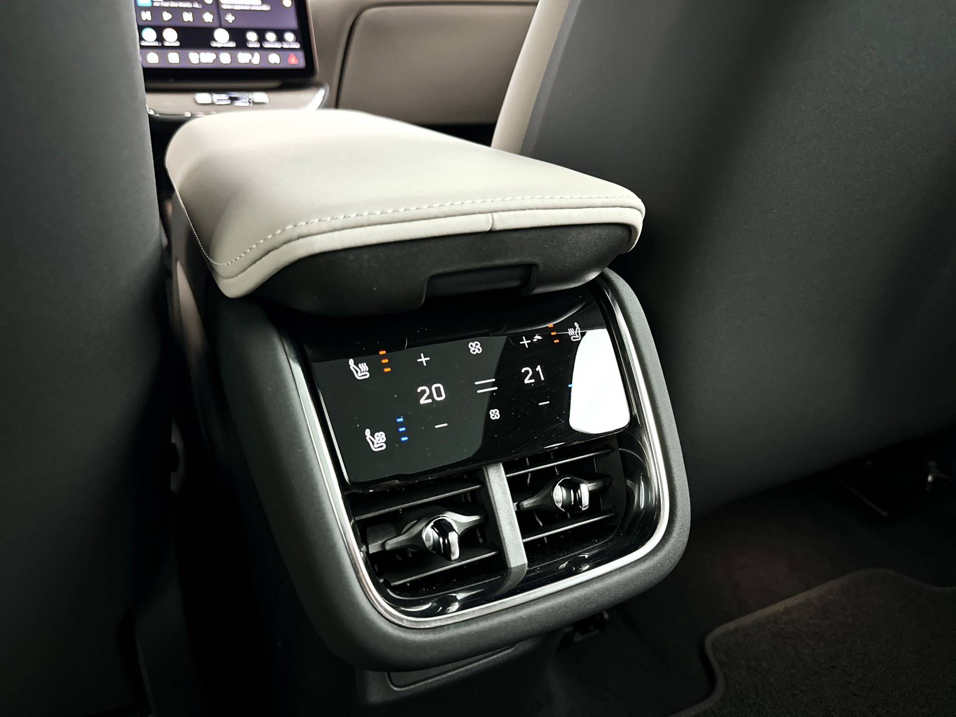 Foto van Volvo Es90
