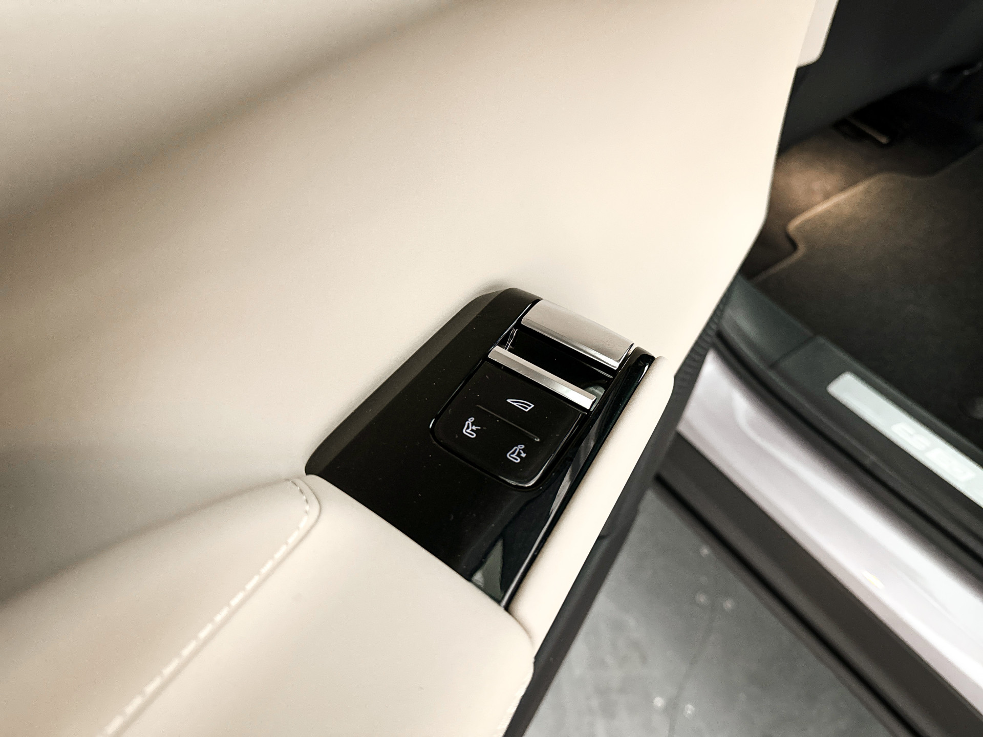 Foto van Volvo Es90