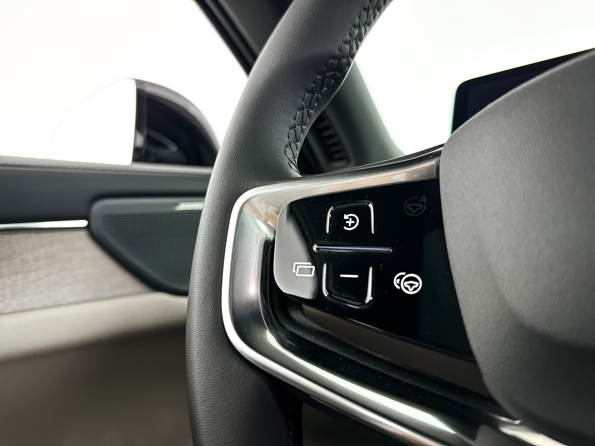 Foto van Volvo Es90