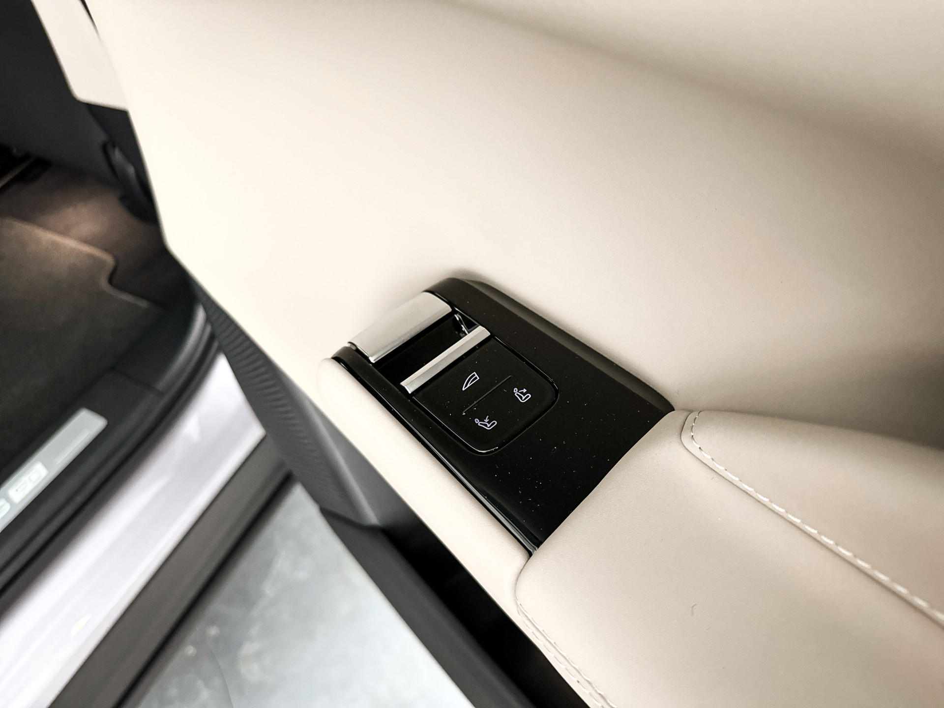 Foto van Volvo Es90