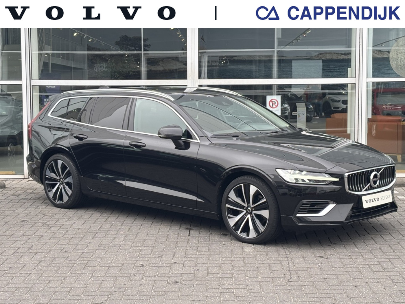 Volvo V60 T6 398PK Recharge Bright| Panodak| Adap.Cruise| Trekhaak| Camera 2022 - voorkant