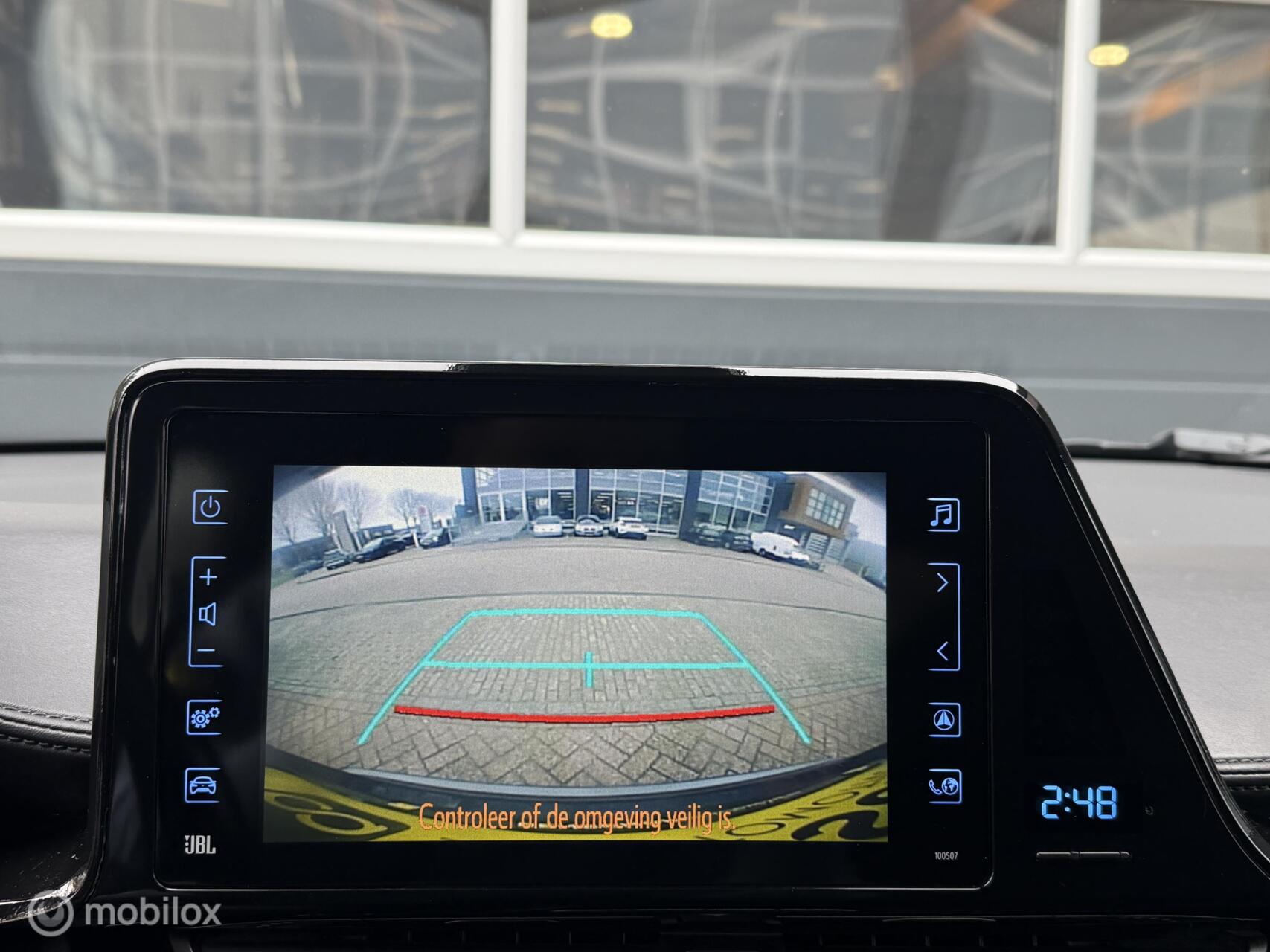 Foto van Toyota C-hr