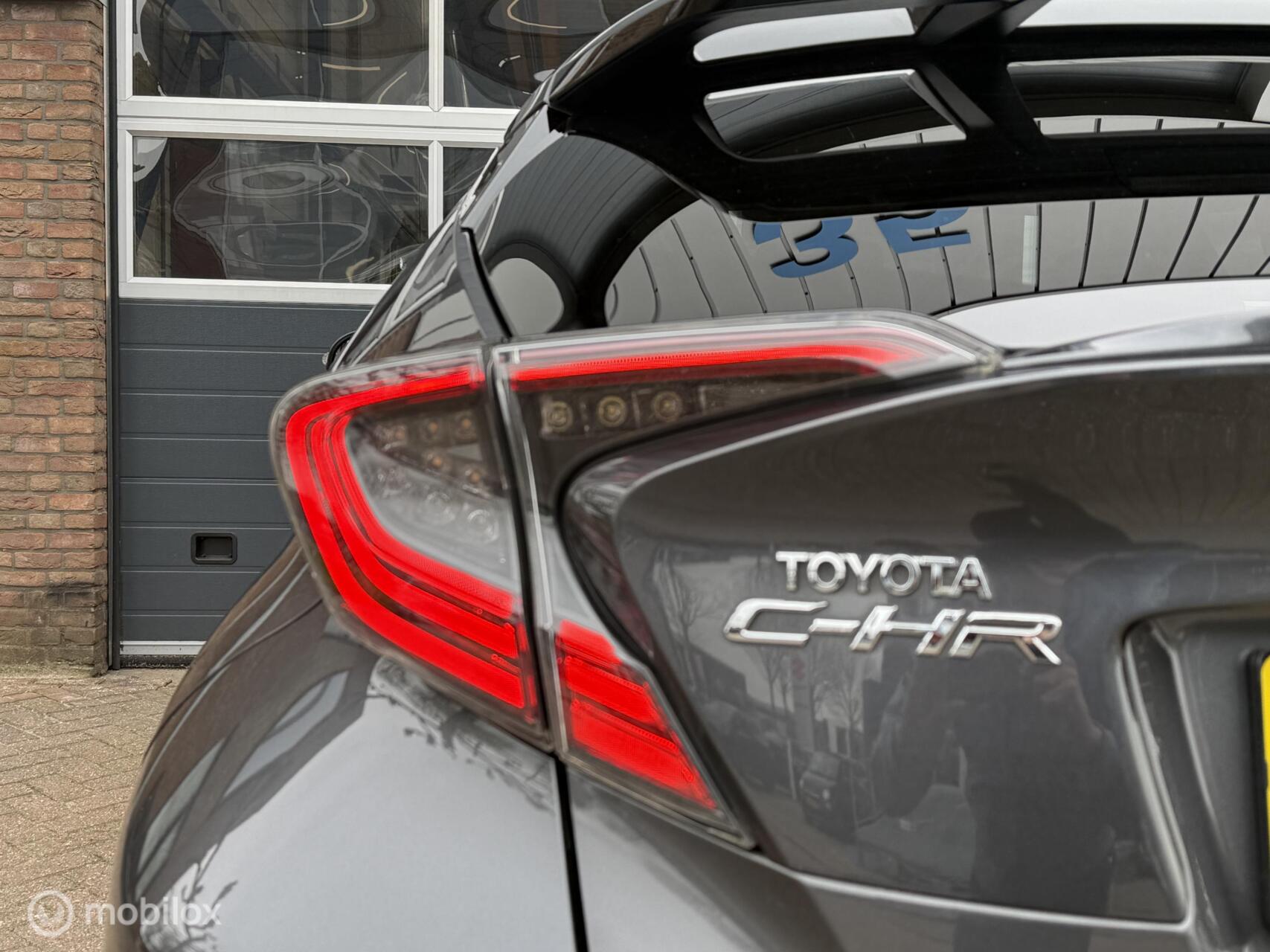 Foto van Toyota C-hr