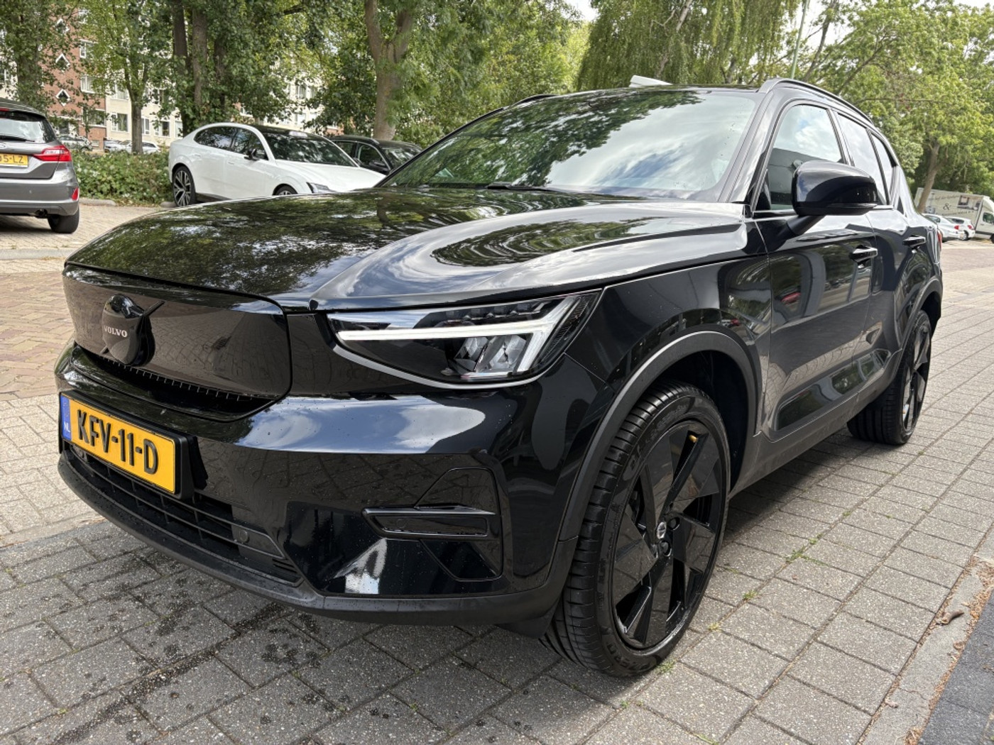 Volvo Ex40 Extended Plus Black Edition | DEMO | Schuif/-Kanteldak | Trekhaak 2026 - voorkant