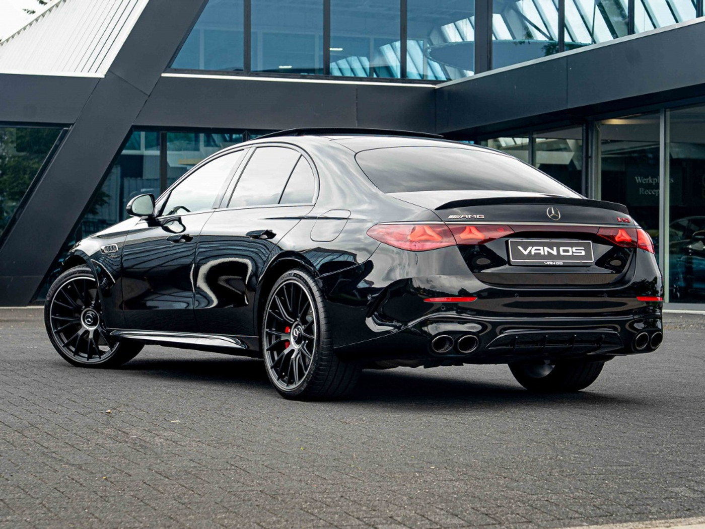 Foto van Mercedes-Benz AMG E 53 Hybrid