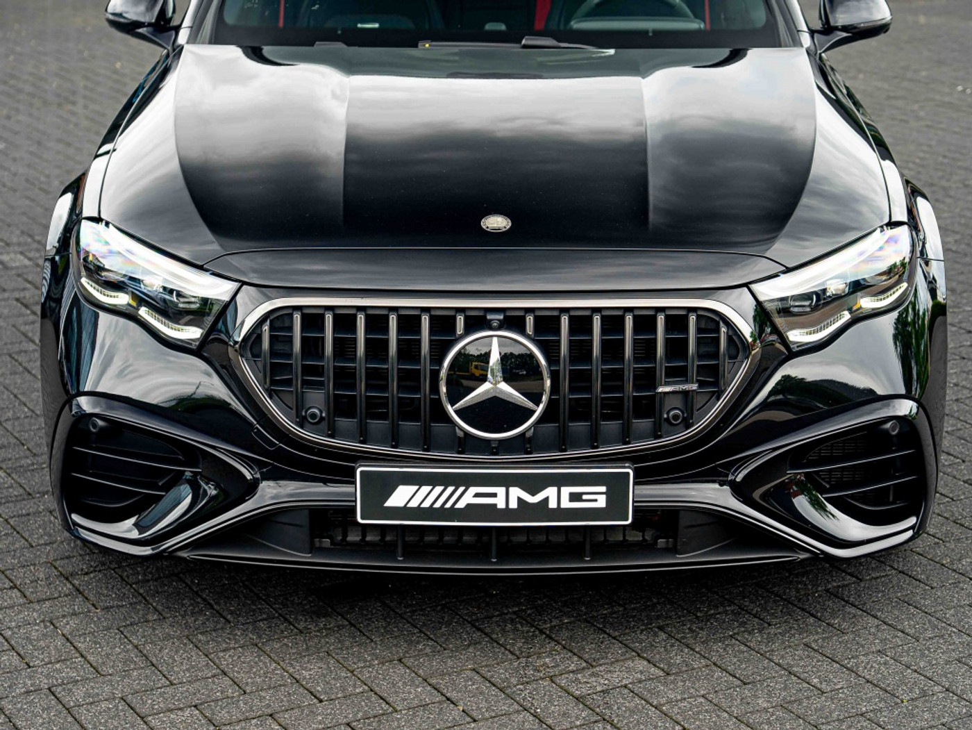 Foto van Mercedes-Benz AMG E 53 Hybrid