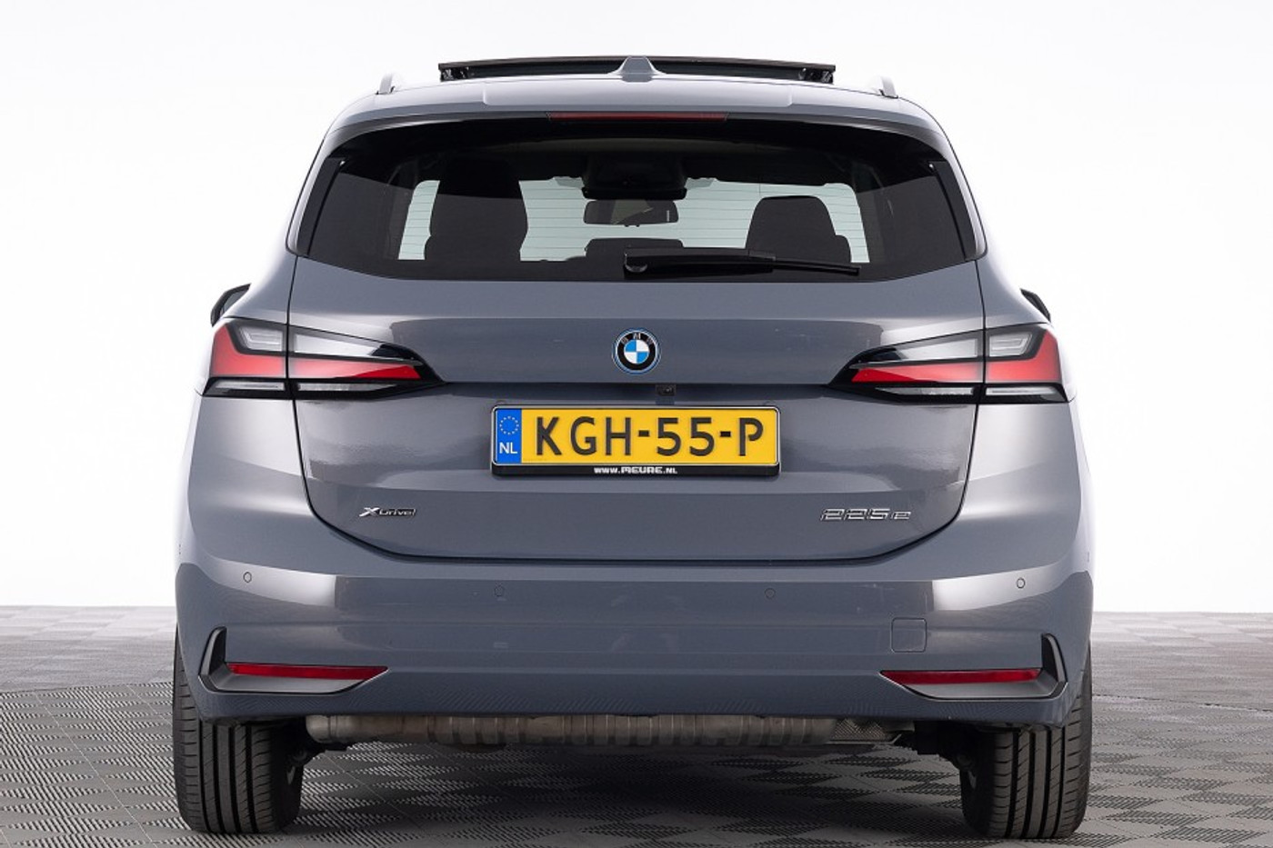 Foto van BMW 225e xDrive Active Tourer