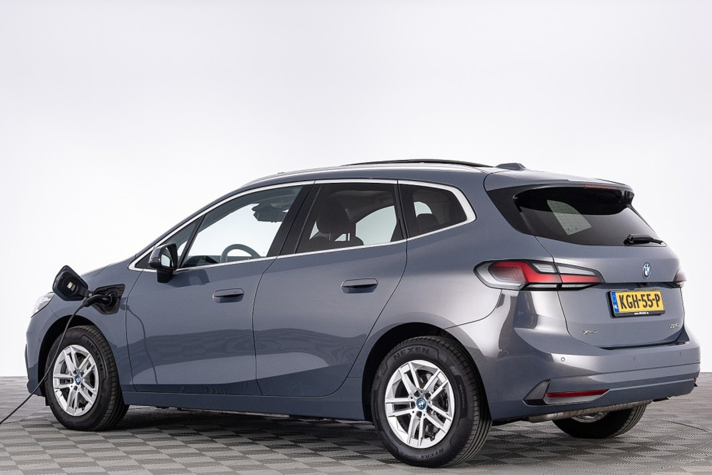 Foto van BMW 225e xDrive Active Tourer