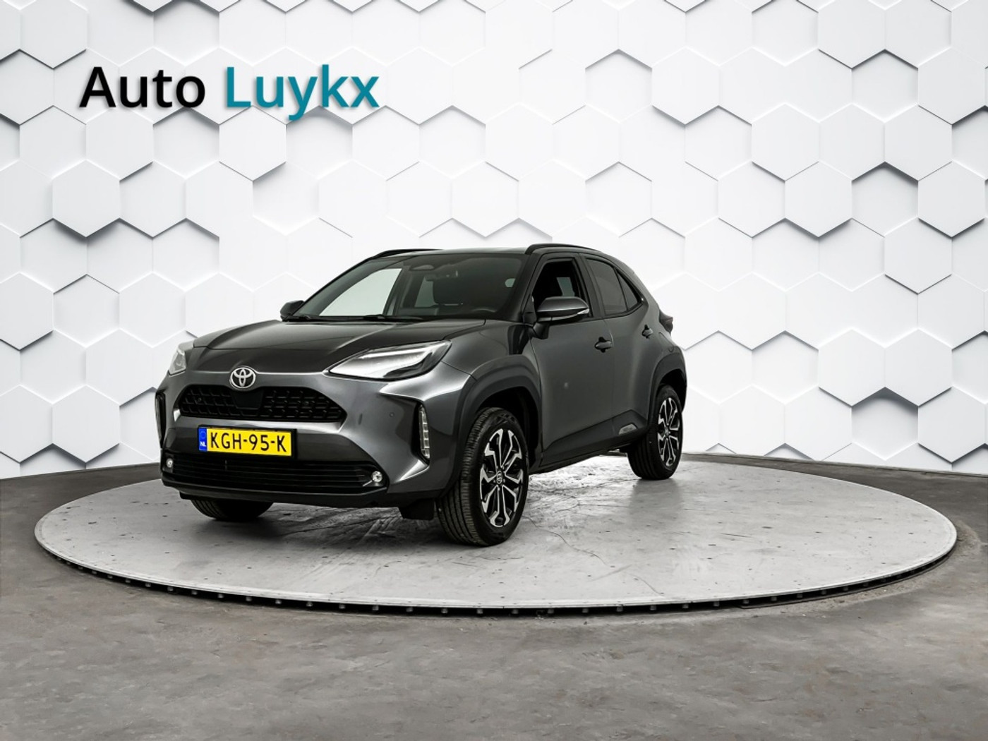 Toyota Toyota Yaris Cross 1.5 Hybrid 115 Dynamic | Adaptieve Cruise Control | Parkeersensoren voor + achter | Parkeercamera 2025 - voorkant