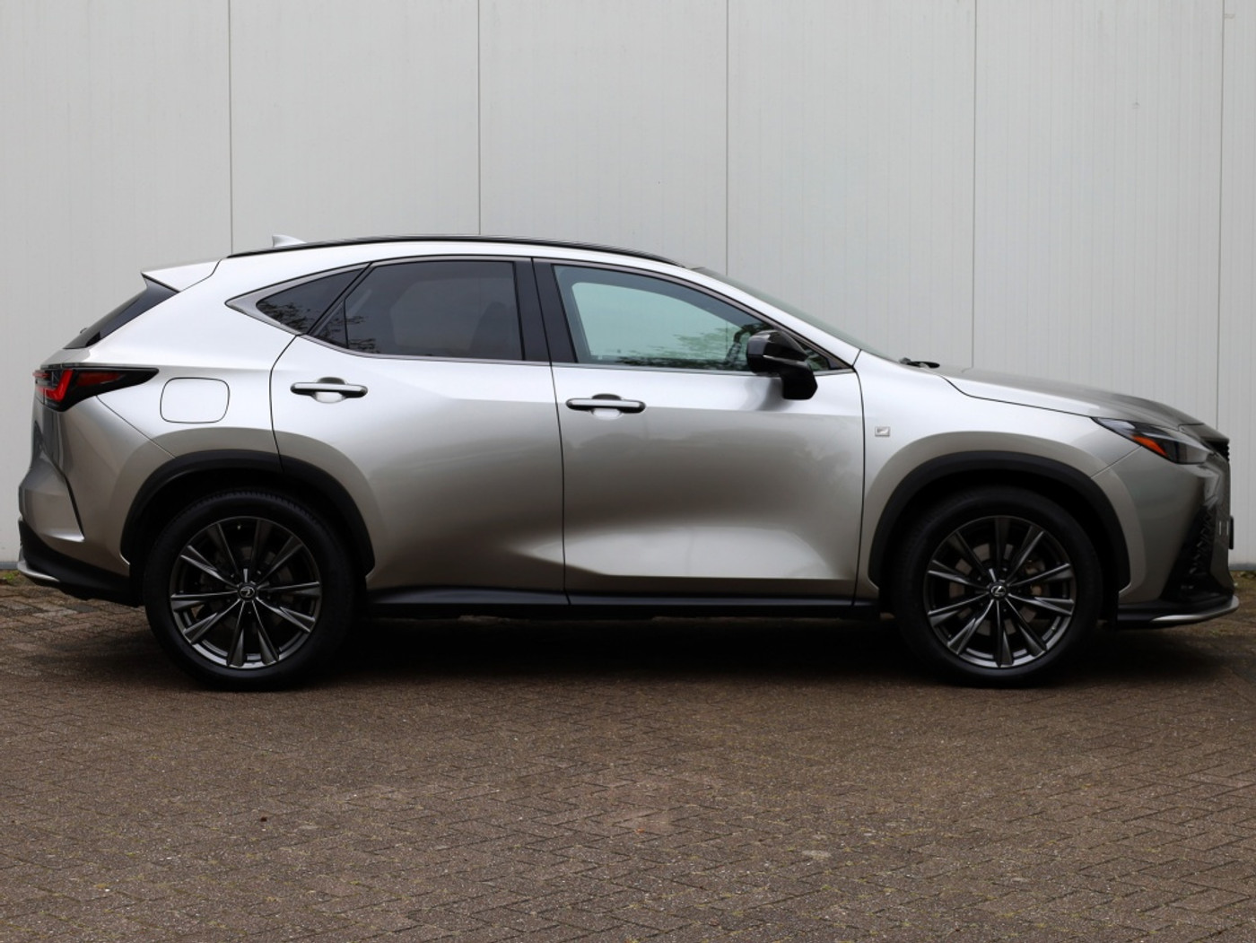 Foto van Lexus Lexus Nx450h+