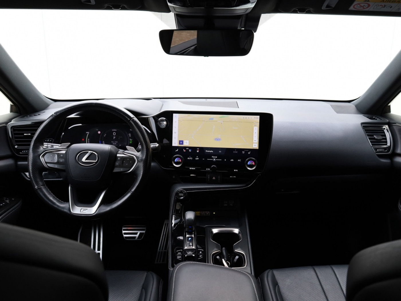 Foto van Lexus Lexus Nx450h+