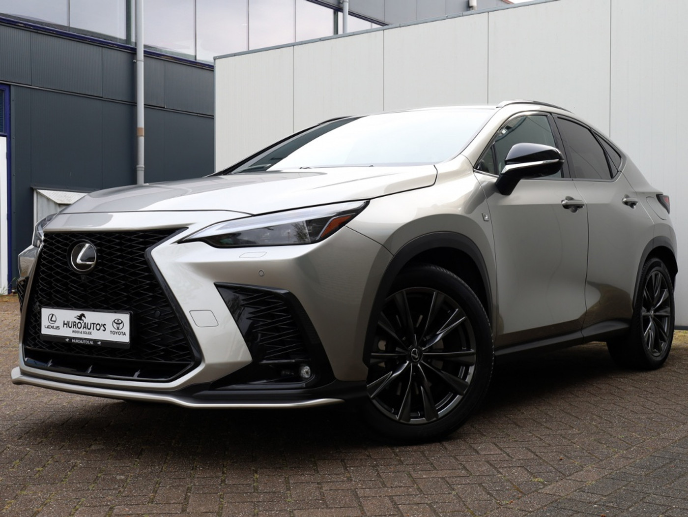 Foto van Lexus Lexus Nx450h+