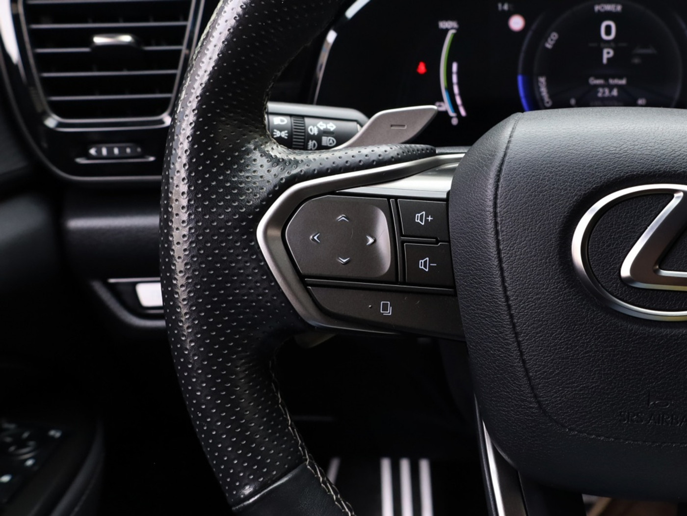 Foto van Lexus Lexus Nx450h+