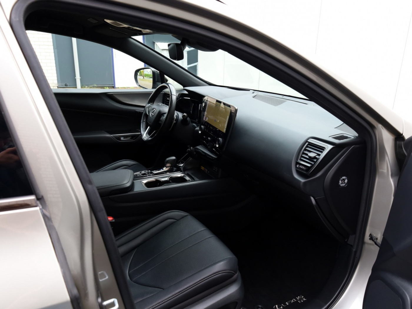 Foto van Lexus Lexus Nx450h+