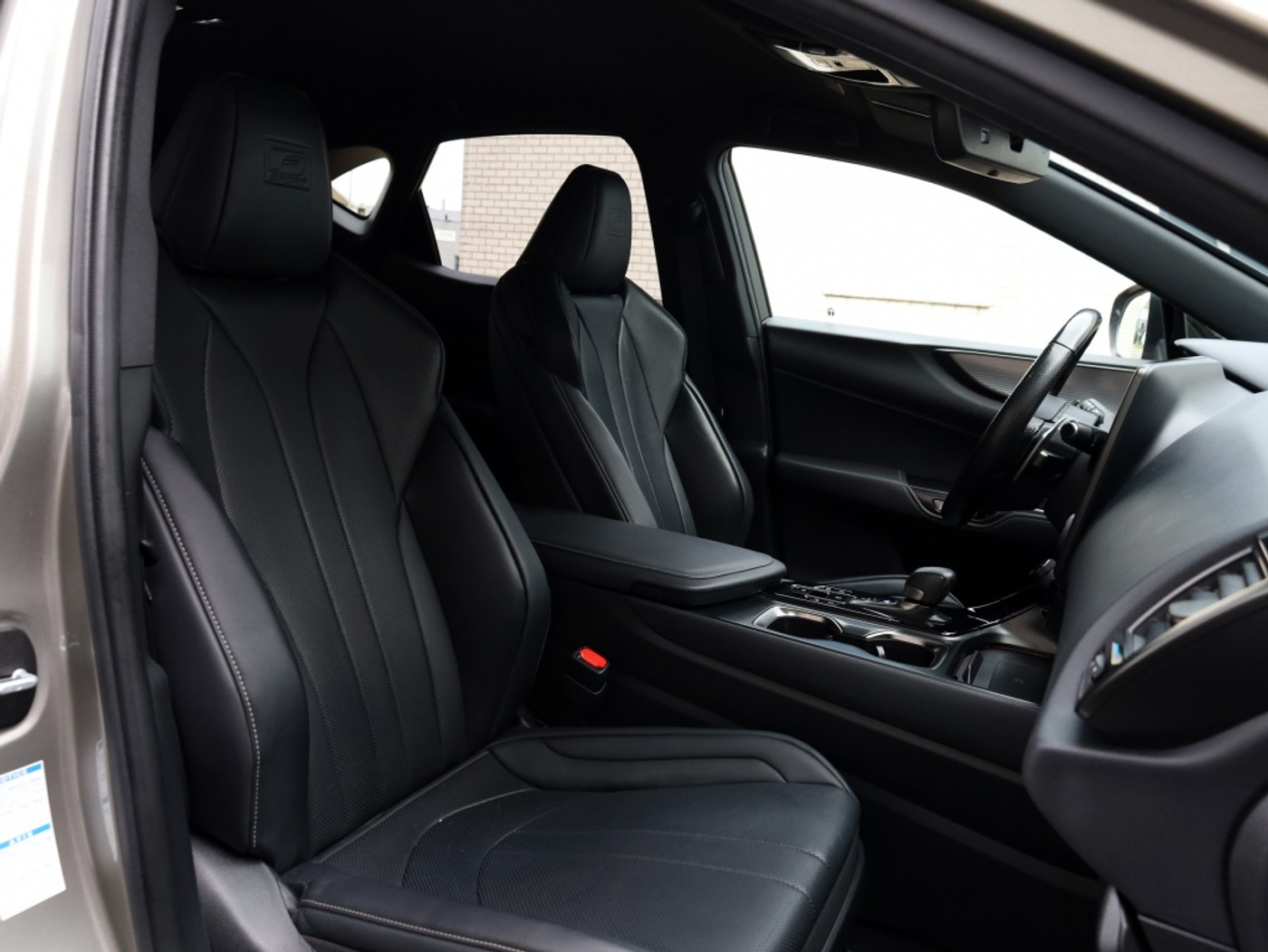 Foto van Lexus Lexus Nx450h+
