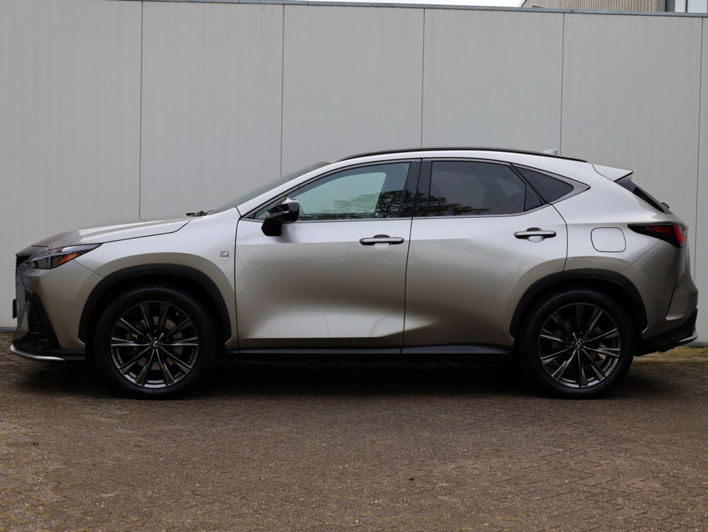 Foto van Lexus Lexus Nx450h+