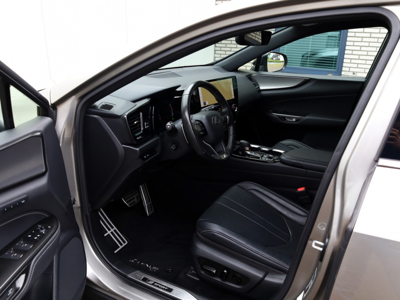 Foto van Lexus Lexus Nx450h+