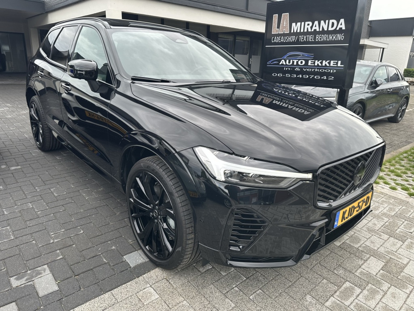 Volvo Xc60 2.0 T6 AWD Ultra Black Edition. 2026 - voorkant