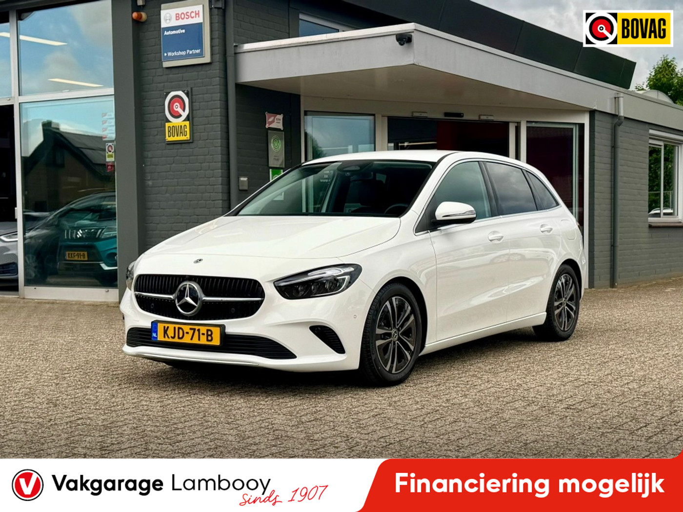 Mercedes-Benz B 200 200 163PK Luxury Line Stoel/stuurverwarming Leder Camera Navi 2025 - voorkant