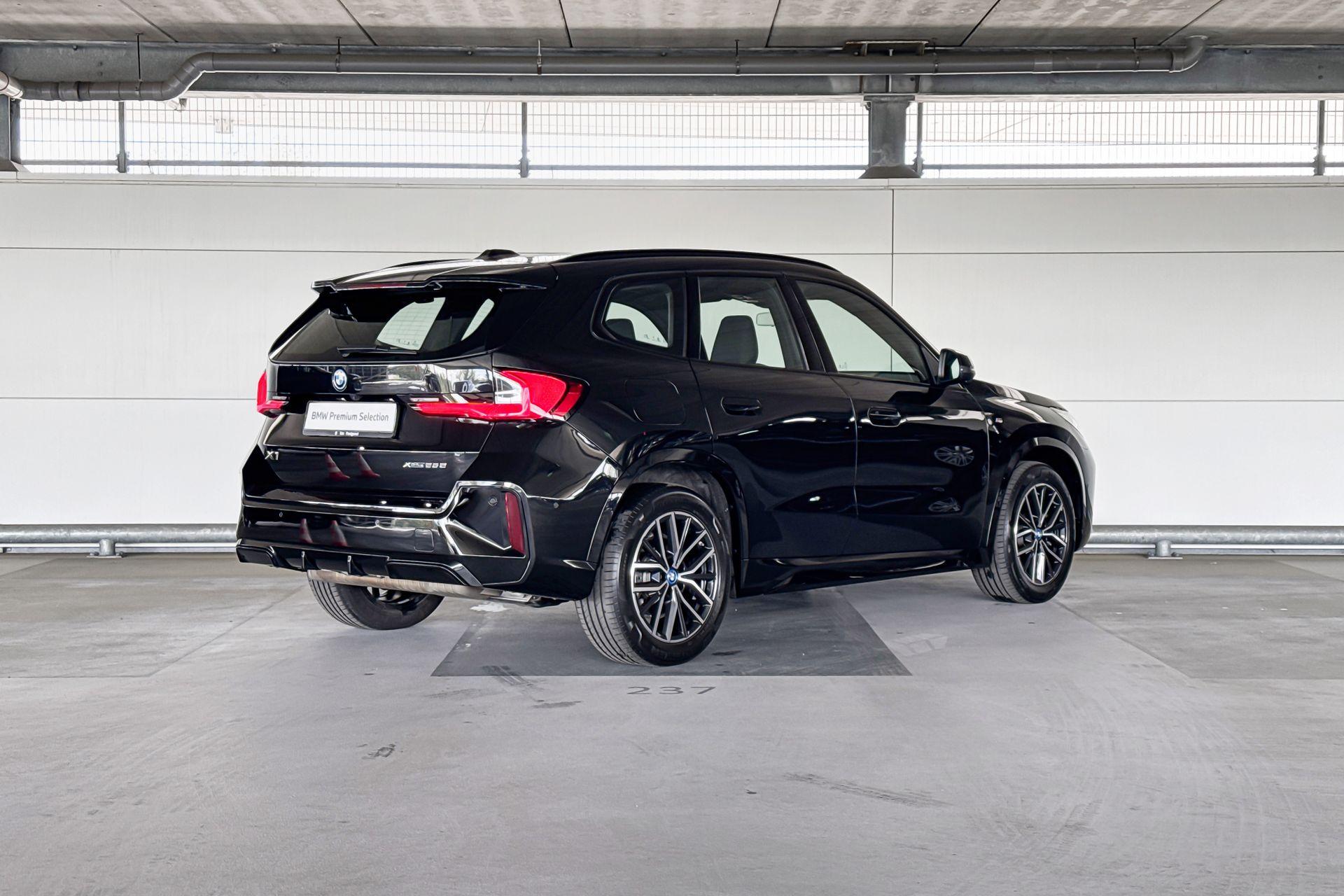 Foto van BMW X1 Xdrive25e
